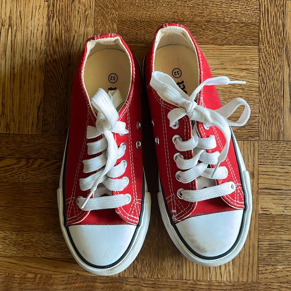 Mvlsoct kids red sneakers size 13